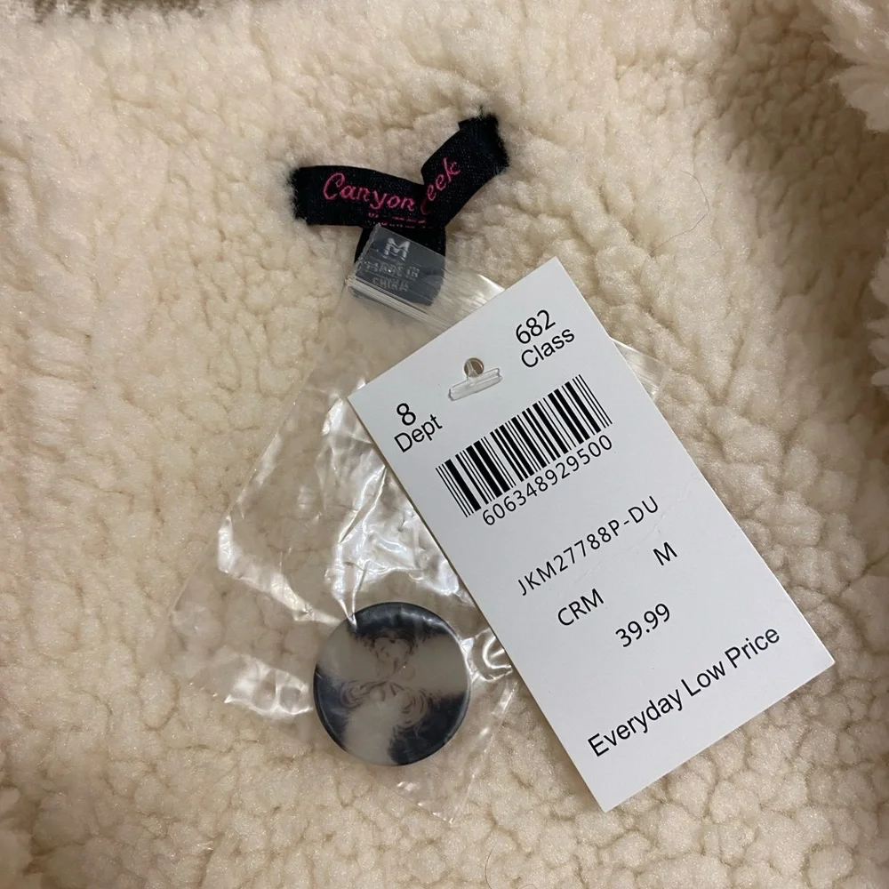 NWT Shacket - Picture 3 of 3